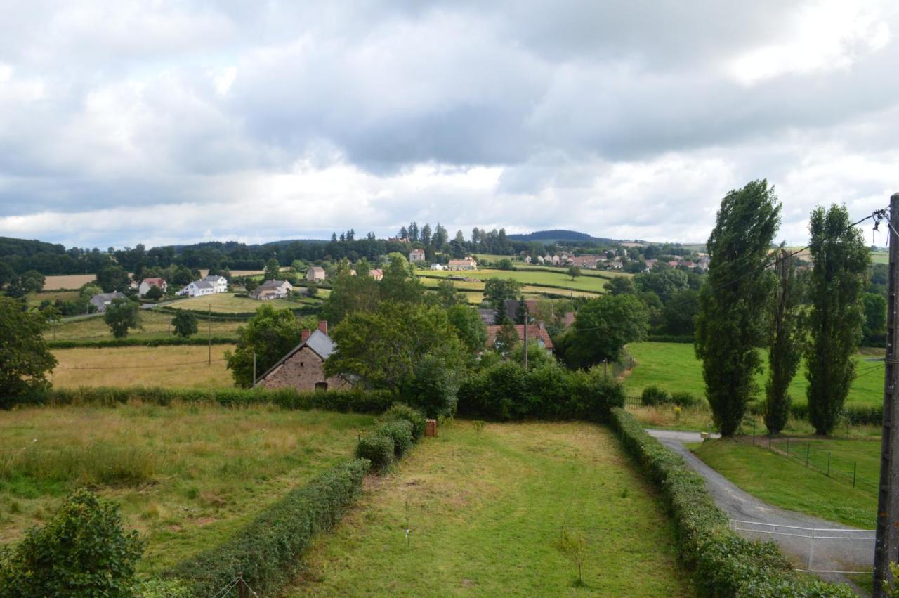 Domaine Du Pavillon Gite 15 Personnes Issy-l'Eveque エクステリア 写真
